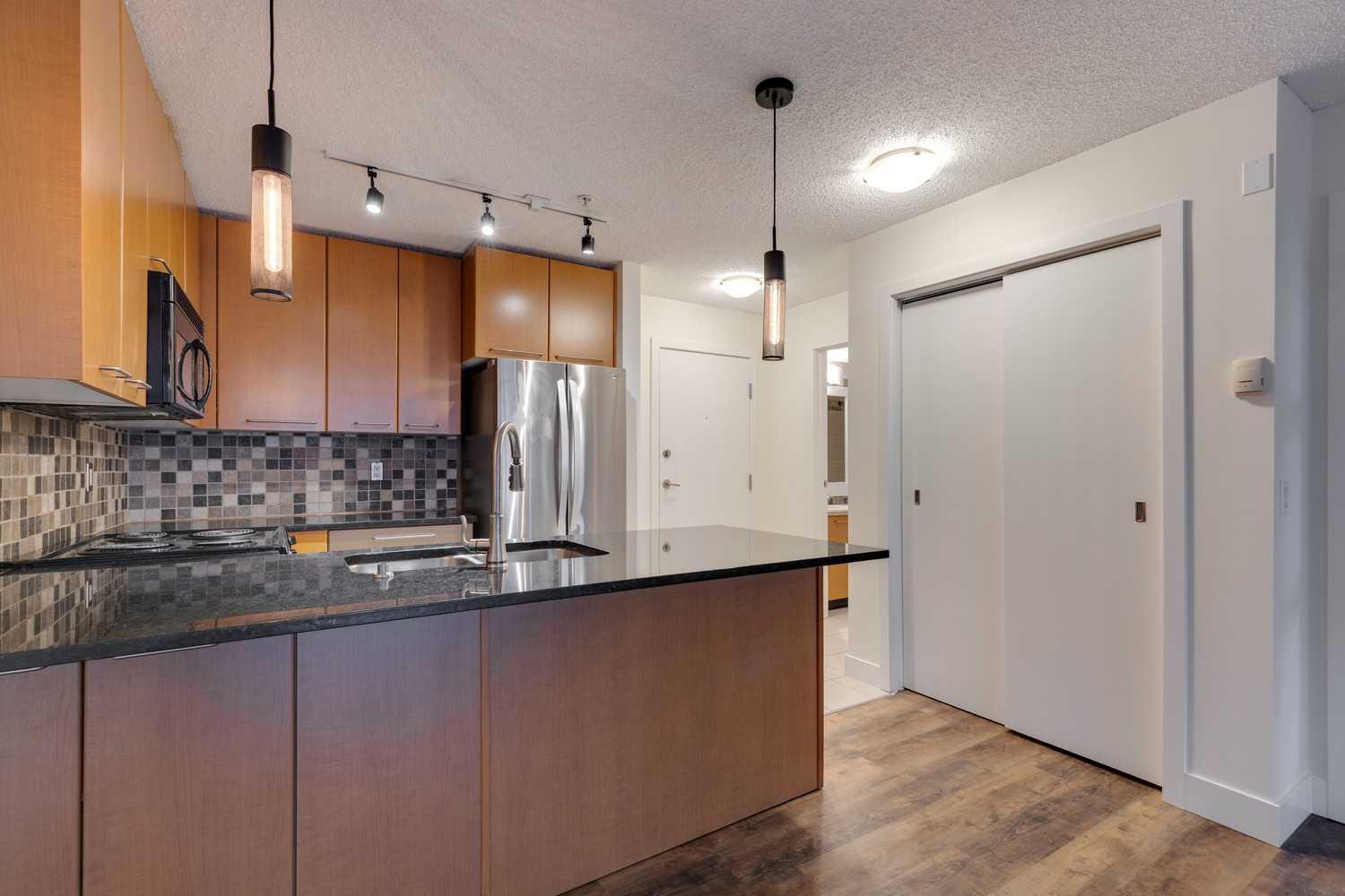 35 Richard Court SW 106