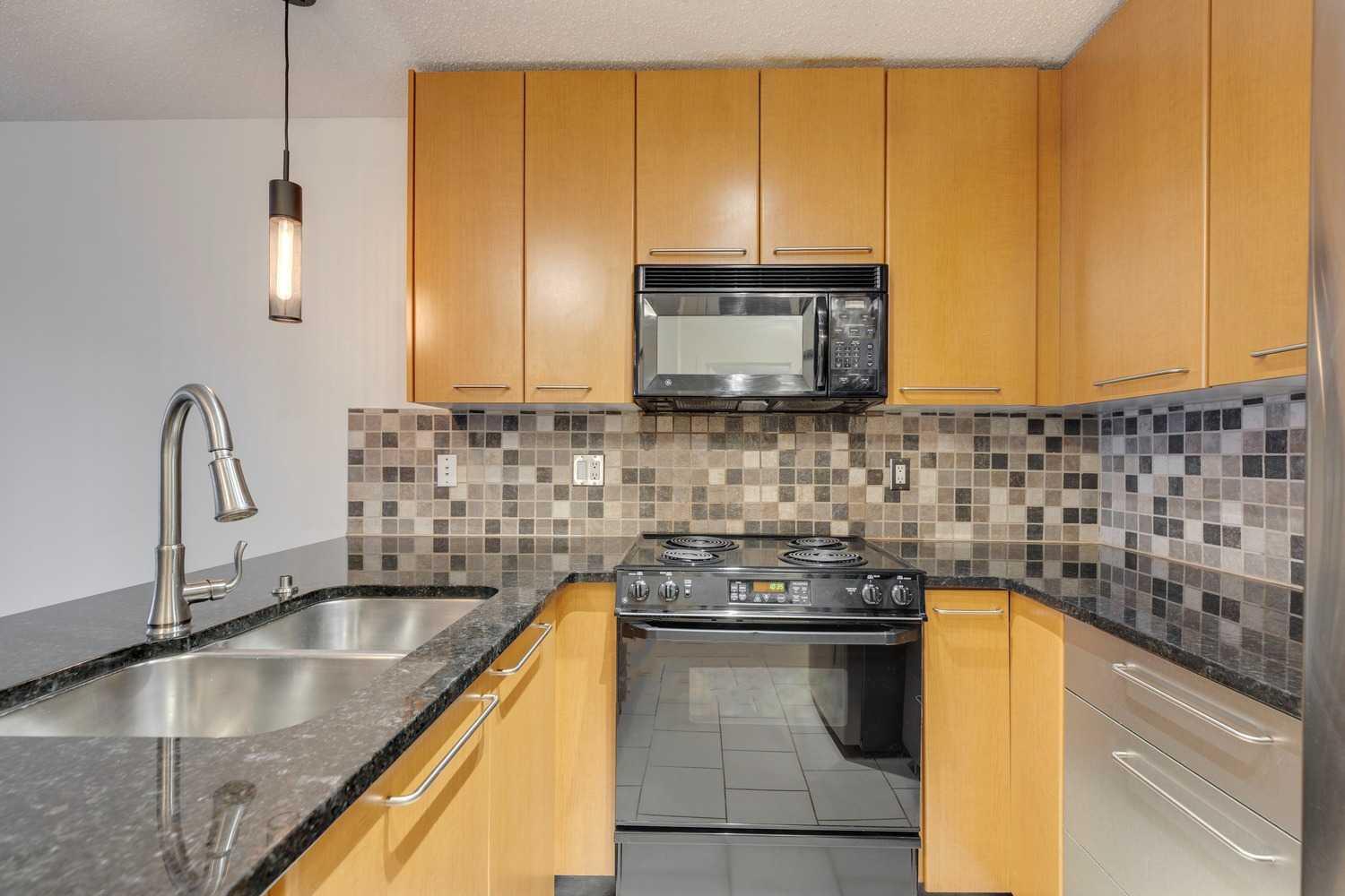 35 Richard Court SW 106