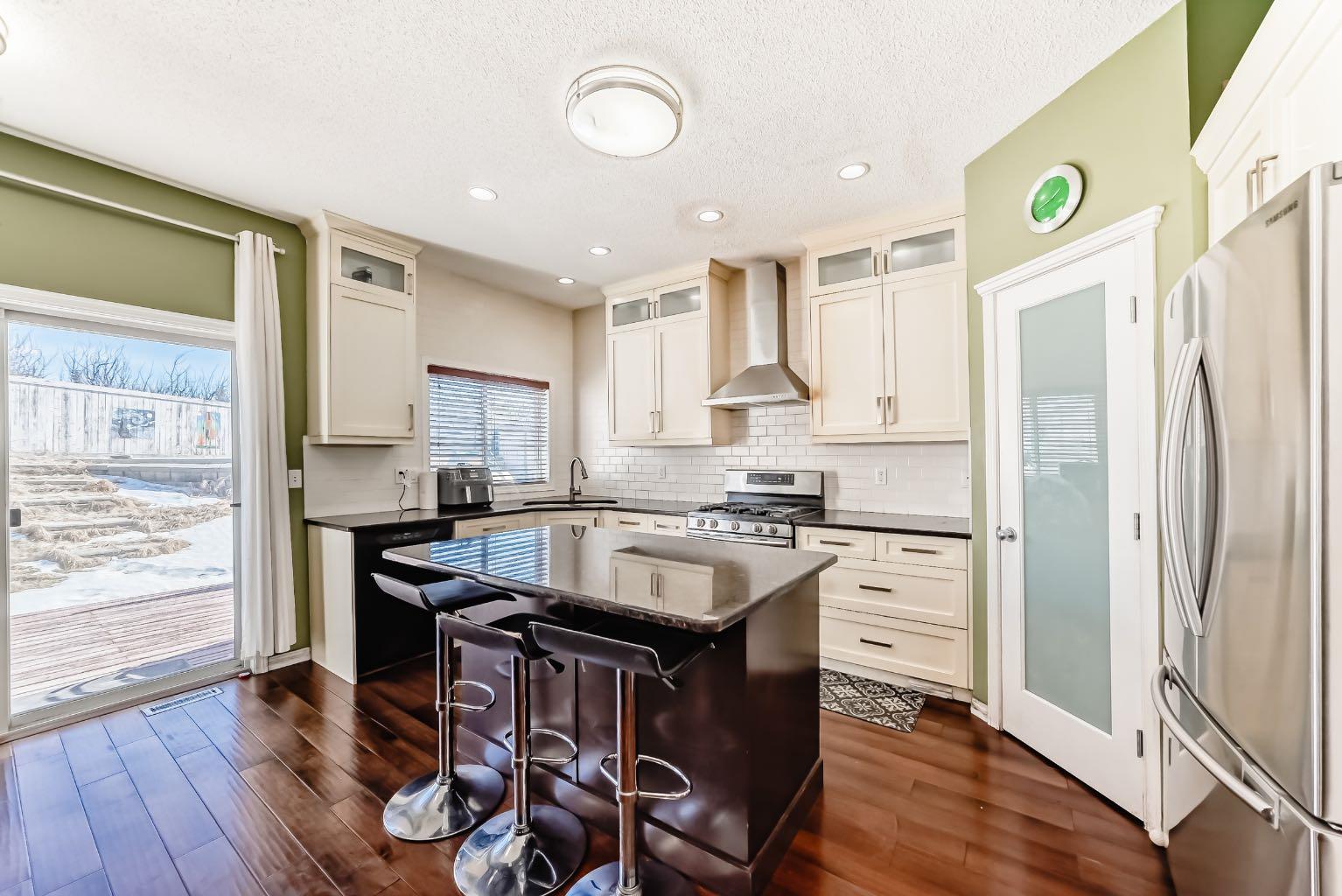 16 Saddlecrest Park NE