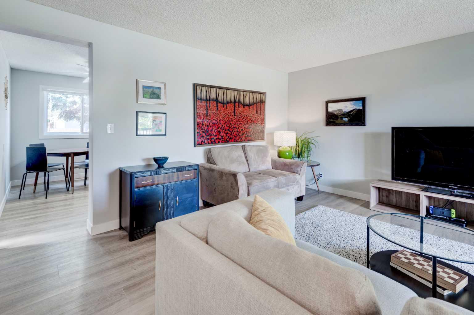 4 Deer Lane Bay SE