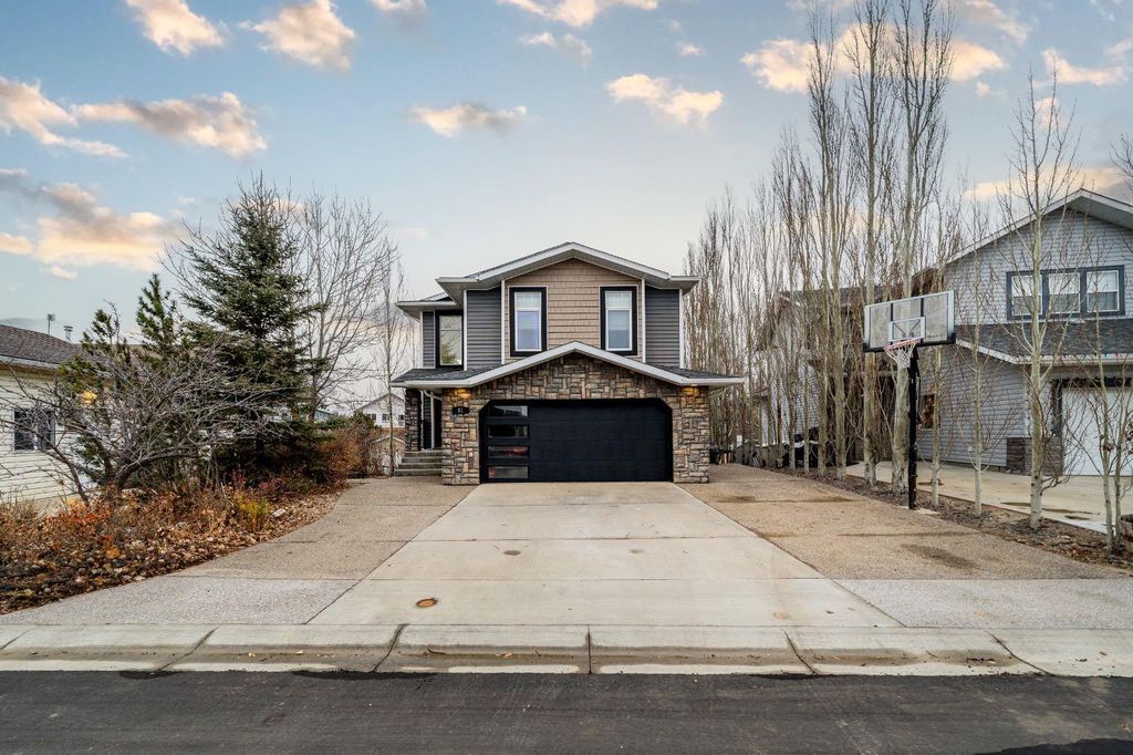 Photo of 61 White Pelican Way, Lake Newell Resort, AB T1R 0X5 (MLS # A2300846)