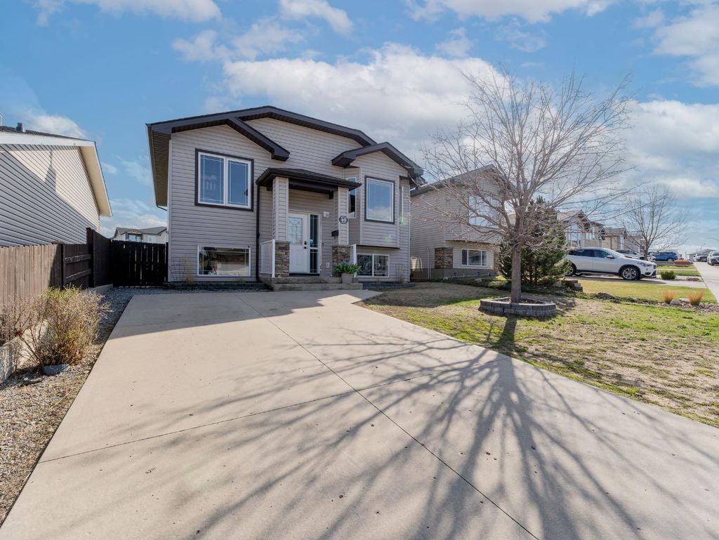 Photo of 49 Terrace Street NE, Medicine Hat, AB T1C 0A3 (MLS # A2305930)