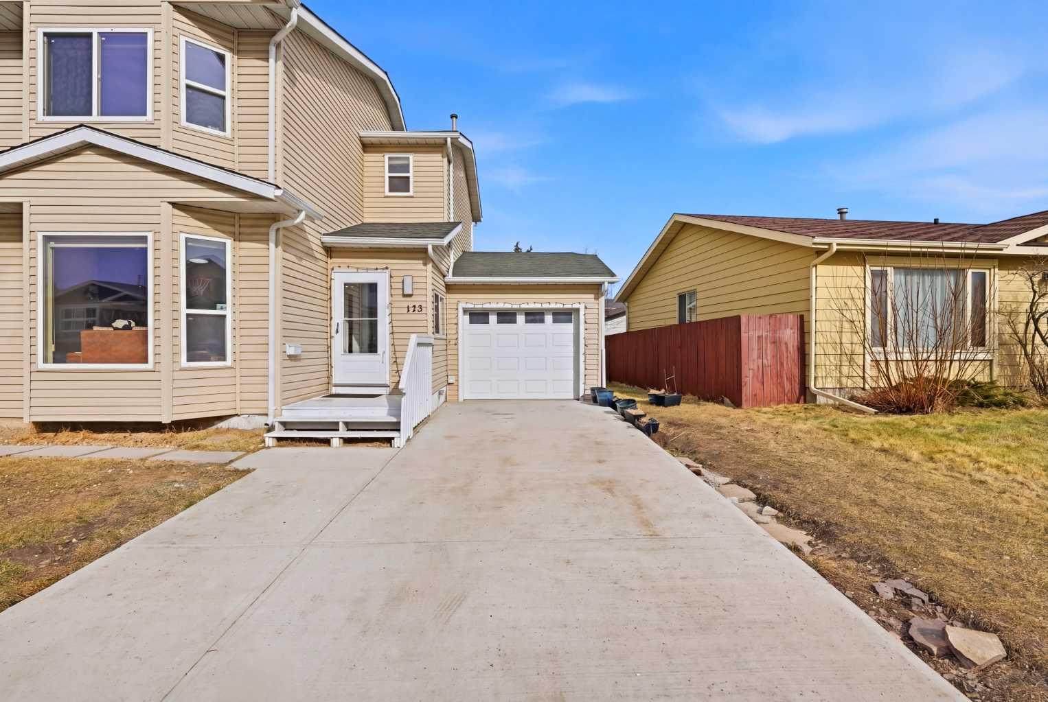 172 Castlebrook Road NE