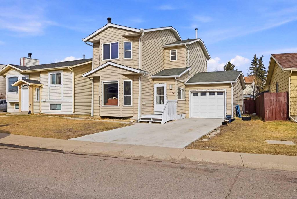 Photo of 172 Castlebrook Road NE, Calgary, AB T3J 1P1 (MLS # A2314781)