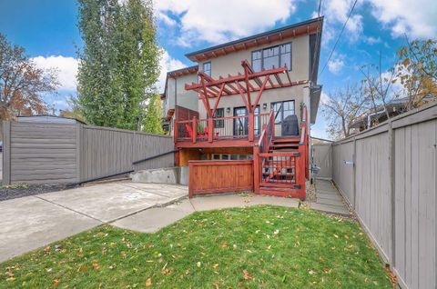 933 29 Street NW Calgary AB T2N 2T6