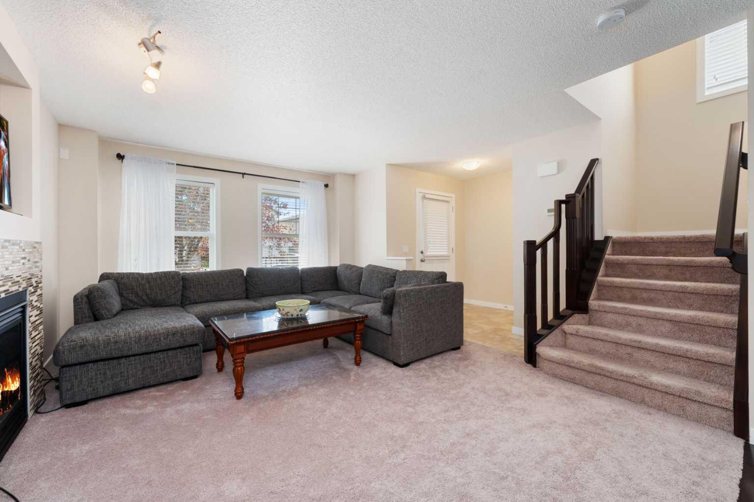 106 Panora Road NW