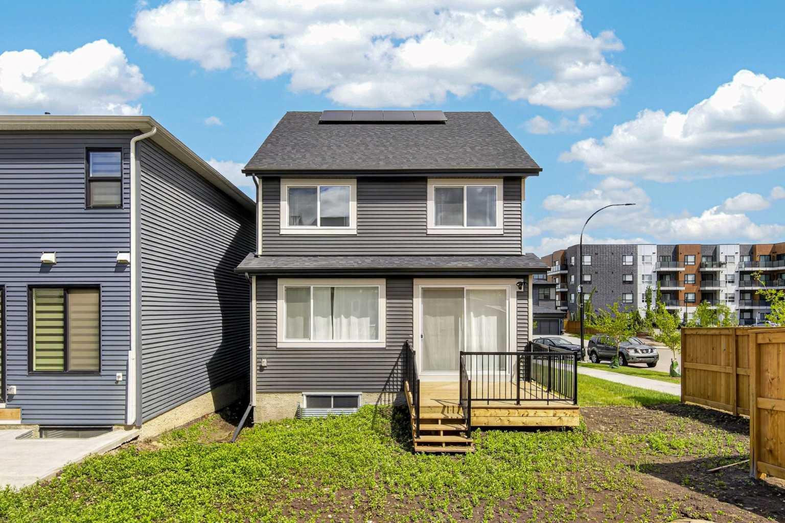 264 Edith Place NW