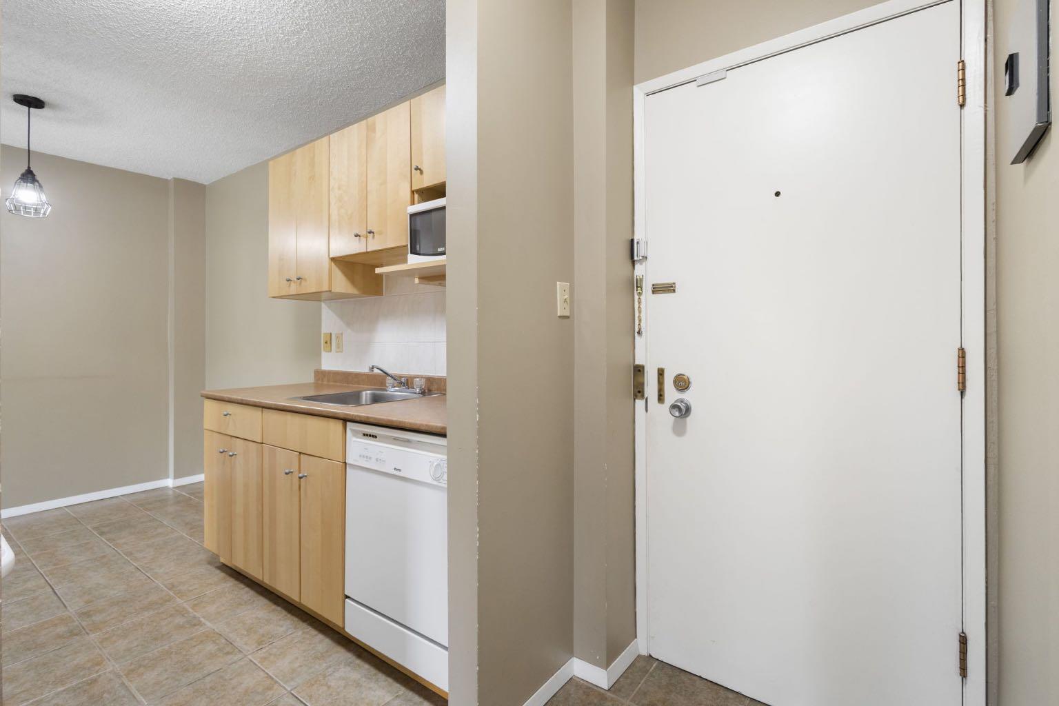 635 56 Avenue SW 307