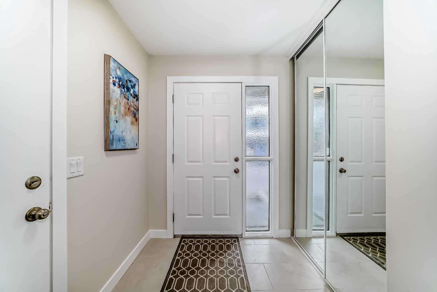 80 Coachway Gardens SW