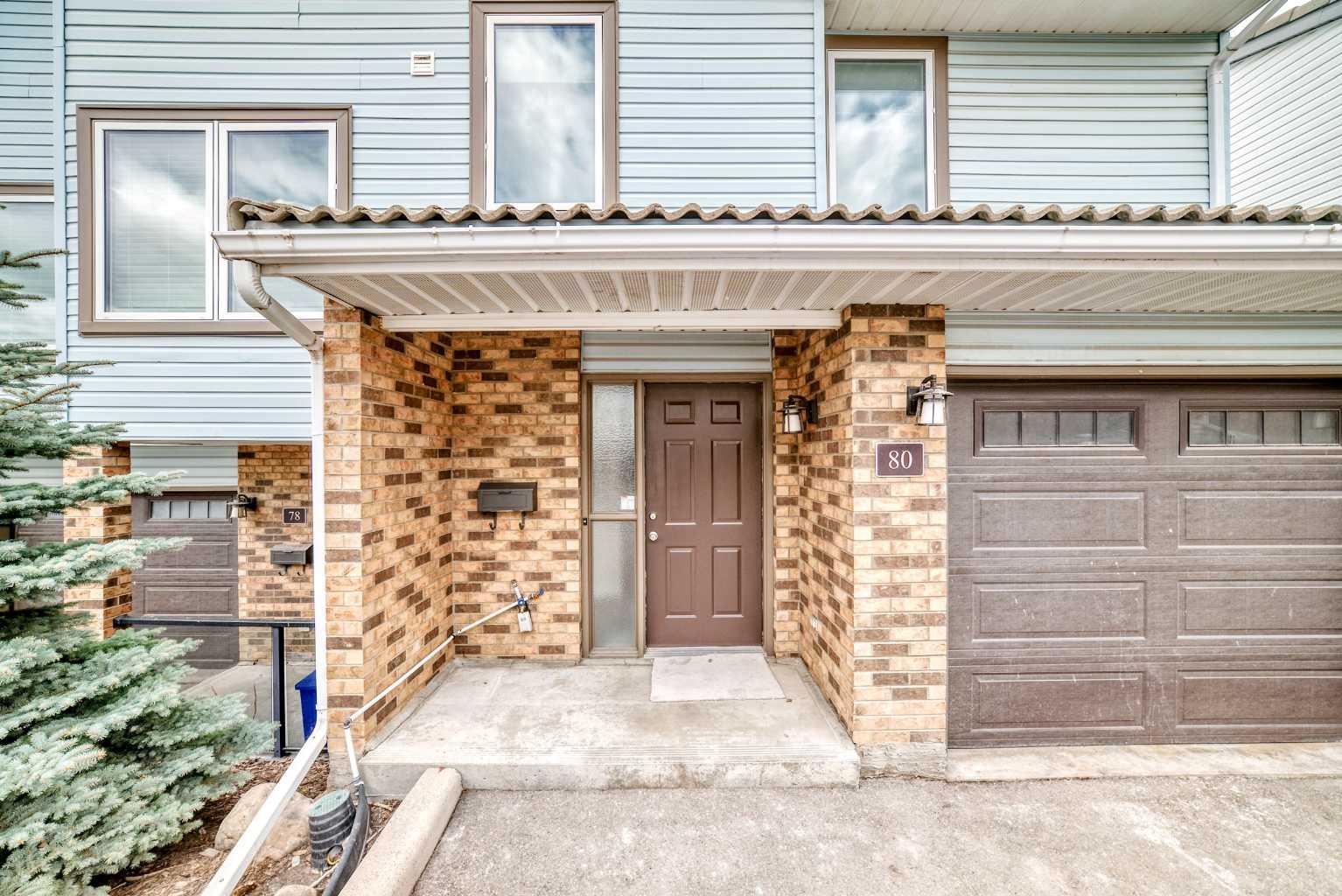 80 Coachway Gardens SW