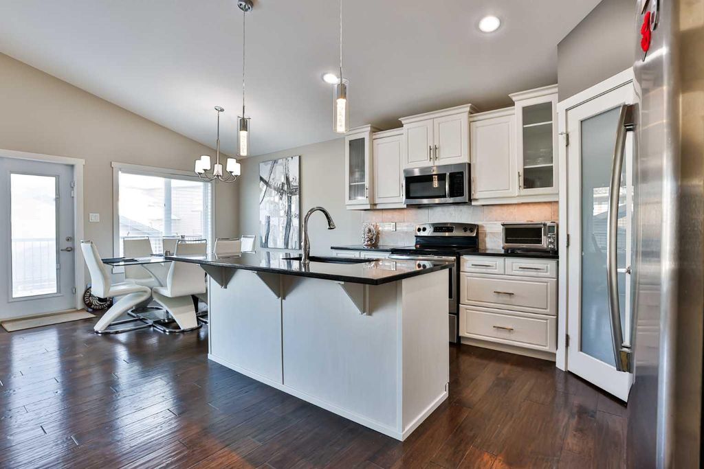 Photo of 517 Sixmile Crescent S, Lethbridge, AB T1K 5X2 (MLS # A2287579)