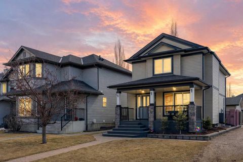 Photo of 178 Evansmeade Common NW, Calgary, AB T3P 1E8 (MLS # A2299058)