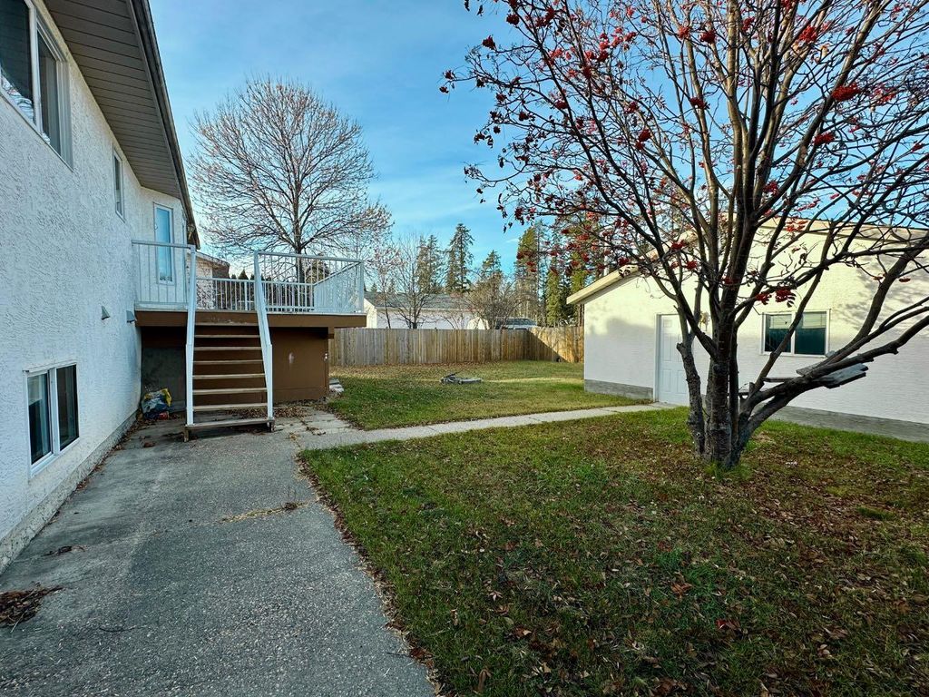 Photo of 165 Park Drive, Whitecourt, AB T7S 1R3 (MLS # A2292158)