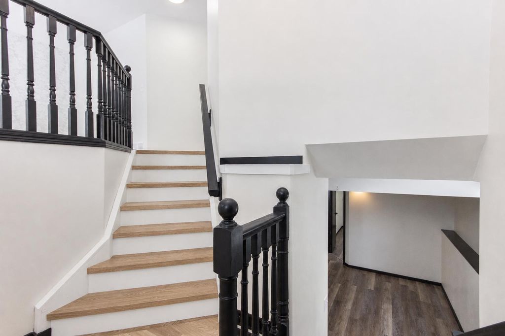 Photo of 16 Johnson Close, Penhold, AB T0M 0R1 (MLS # A2310651)
