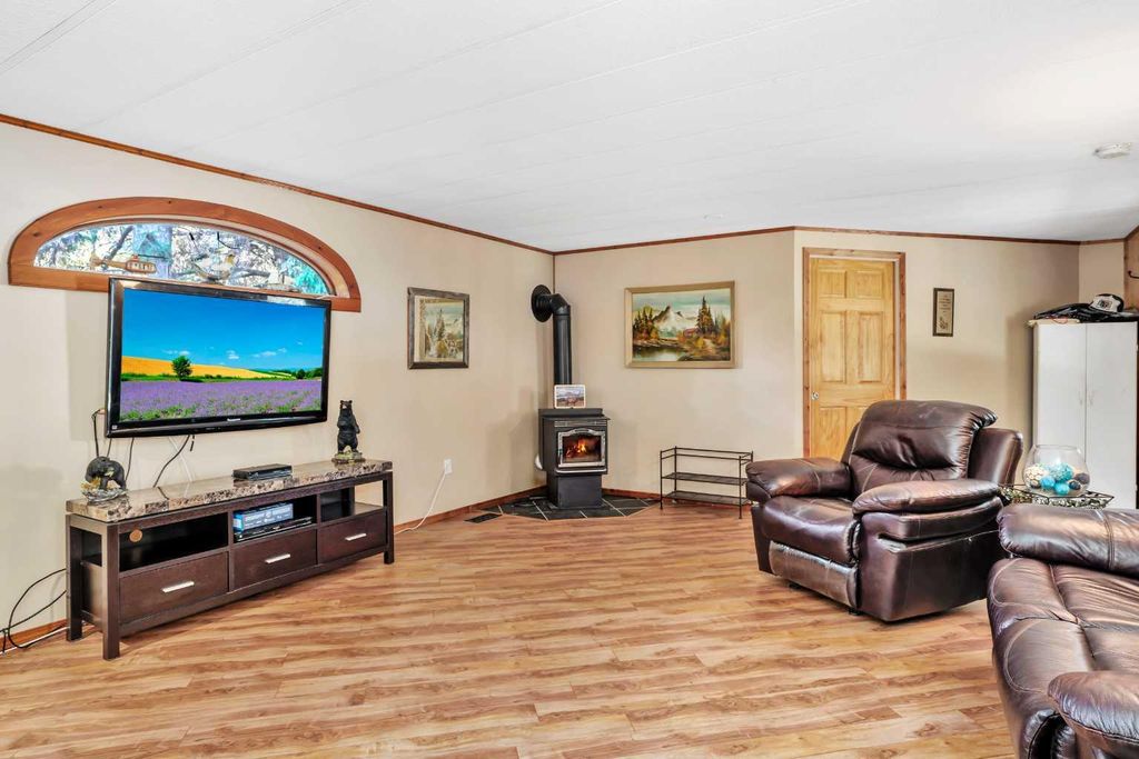 Photo of 812 20th Street St, Spruce View, AB T0M 1V0 (MLS # A2317004)