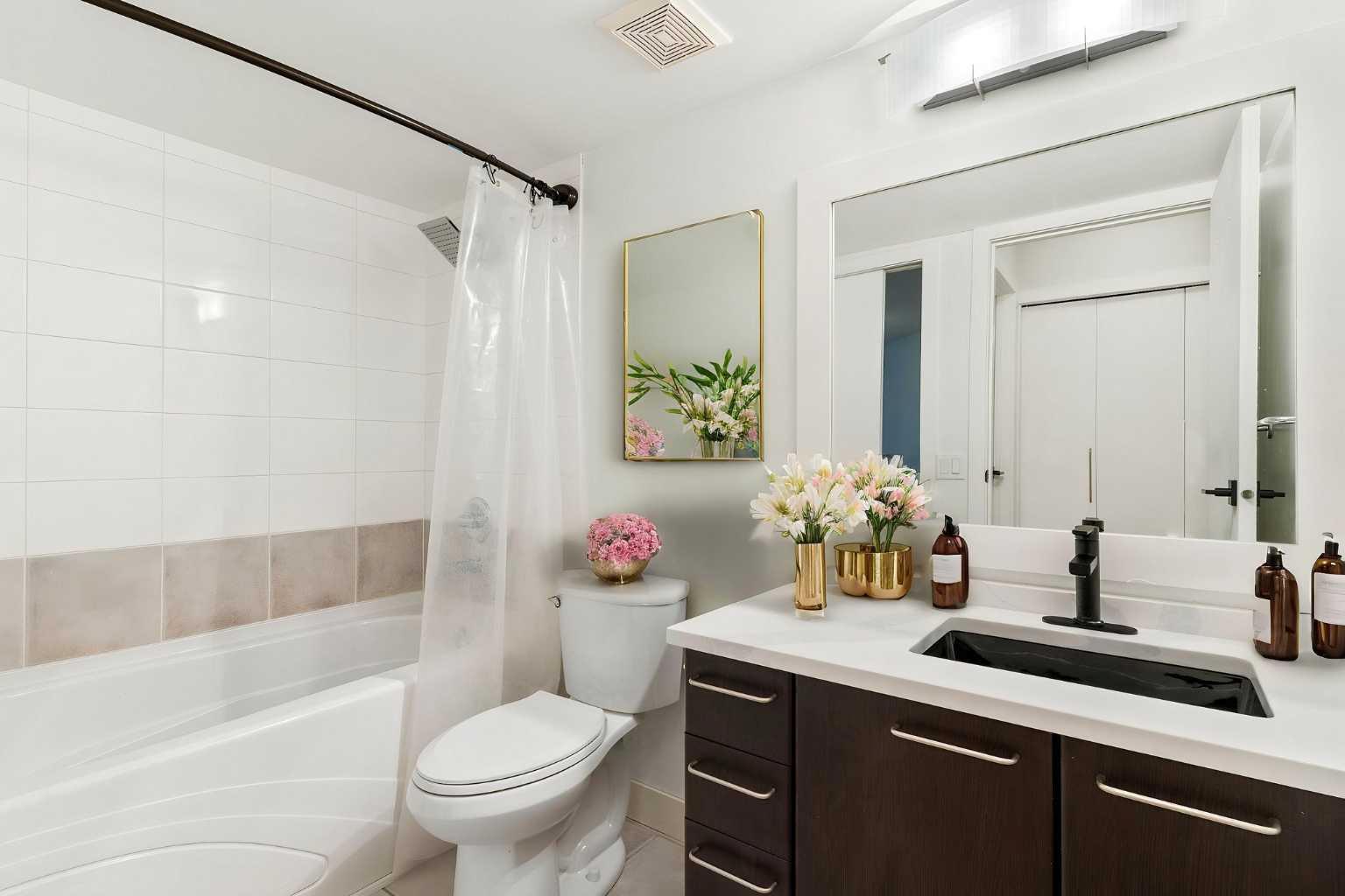 35 Richard Court SW 332