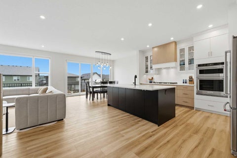 Photo of 93 Rochester Way NW, Calgary, AB T3L 0J6 (MLS # A2345101)
