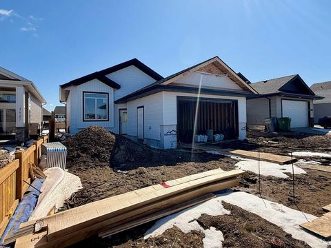 Photo of 3805 42 Avenue, Lloydminster, SK S9V 2K4 (MLS # A2287338)