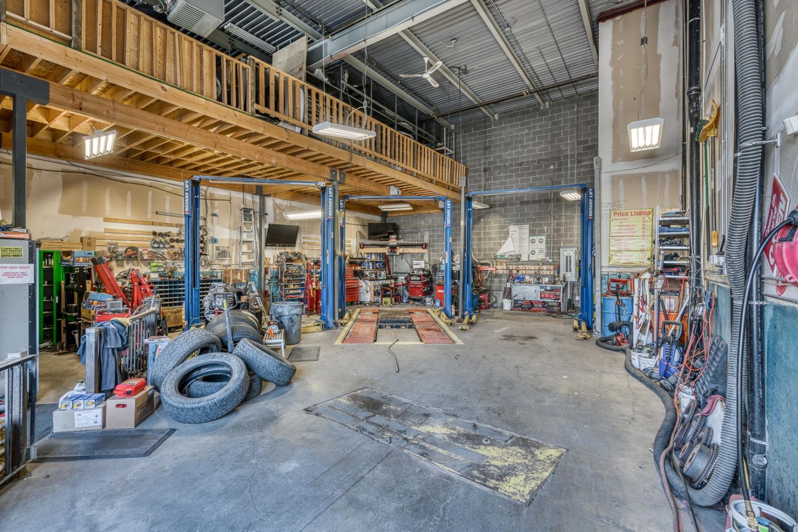 32 Westwinds Crescent NE 215