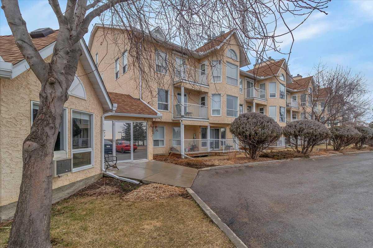 102 Centre Street 208