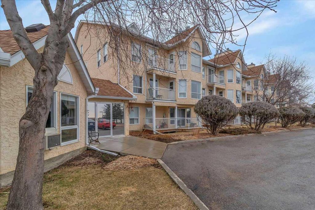 Photo of 102 Centre Court #208, Okotoks, AB T1S 1Z7 (MLS # A2279063)