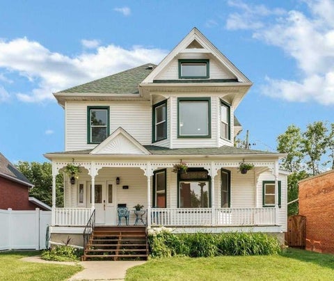 Photo of 421 Aberdeen Street SE, Medicine Hat, AB T1A 0R4 (MLS # A2345485)