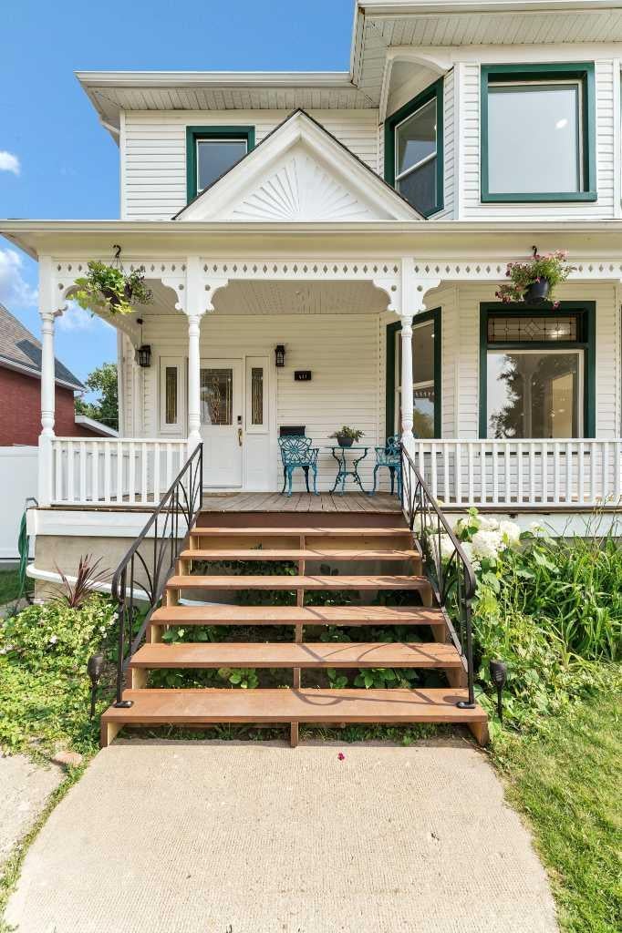 Photo of 421 Aberdeen Street SE, Medicine Hat, AB T1A 0R4 (MLS # A2345485)