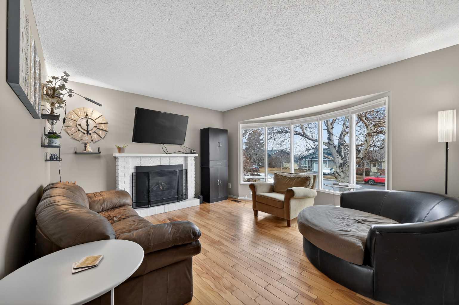 103 Macewan Drive NW