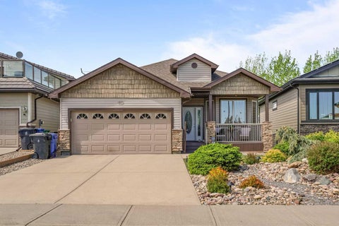 Photo of 605 Sunridge Crescent W, Lethbridge, AB T1J 0T4 (MLS # A2314461)