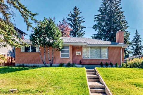 Photo of 4620 Voyageur Drive NW, Calgary, AB T3A 0P6 (MLS # A2347252)