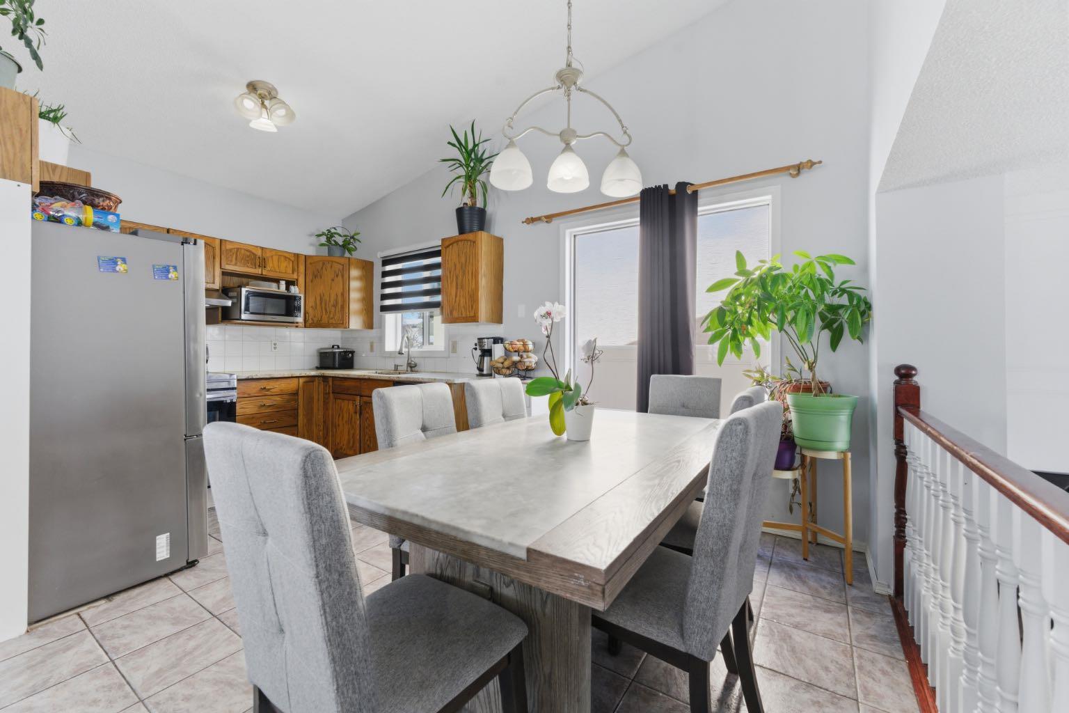 20 Applewood Way SE