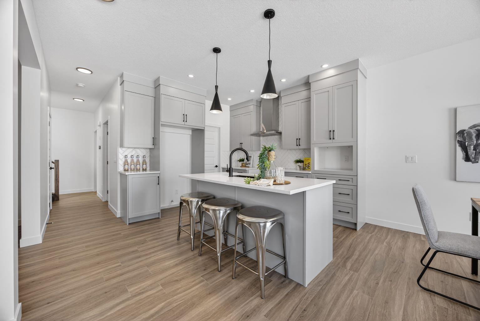 1090 Bayview Crescent