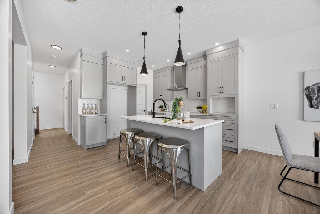 Photo of 1090 Bayview Crescent, Airdrie, AB T4B 5N5 (MLS # A2311916)