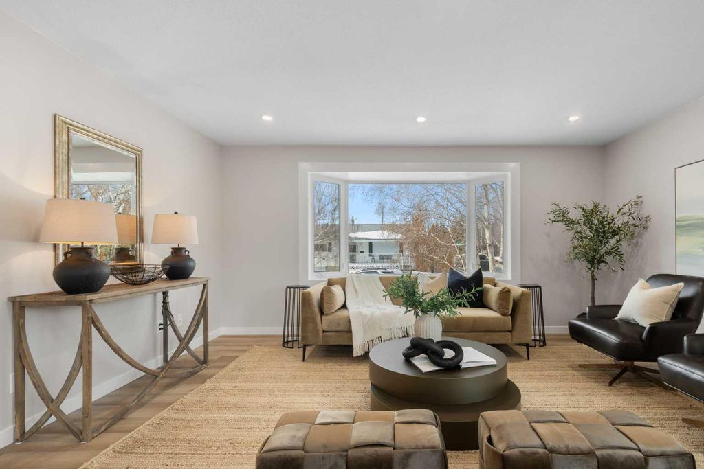 Photo of 198 Silver Brook Road NW, Calgary, AB T3B 3J1 (MLS # A2304001)