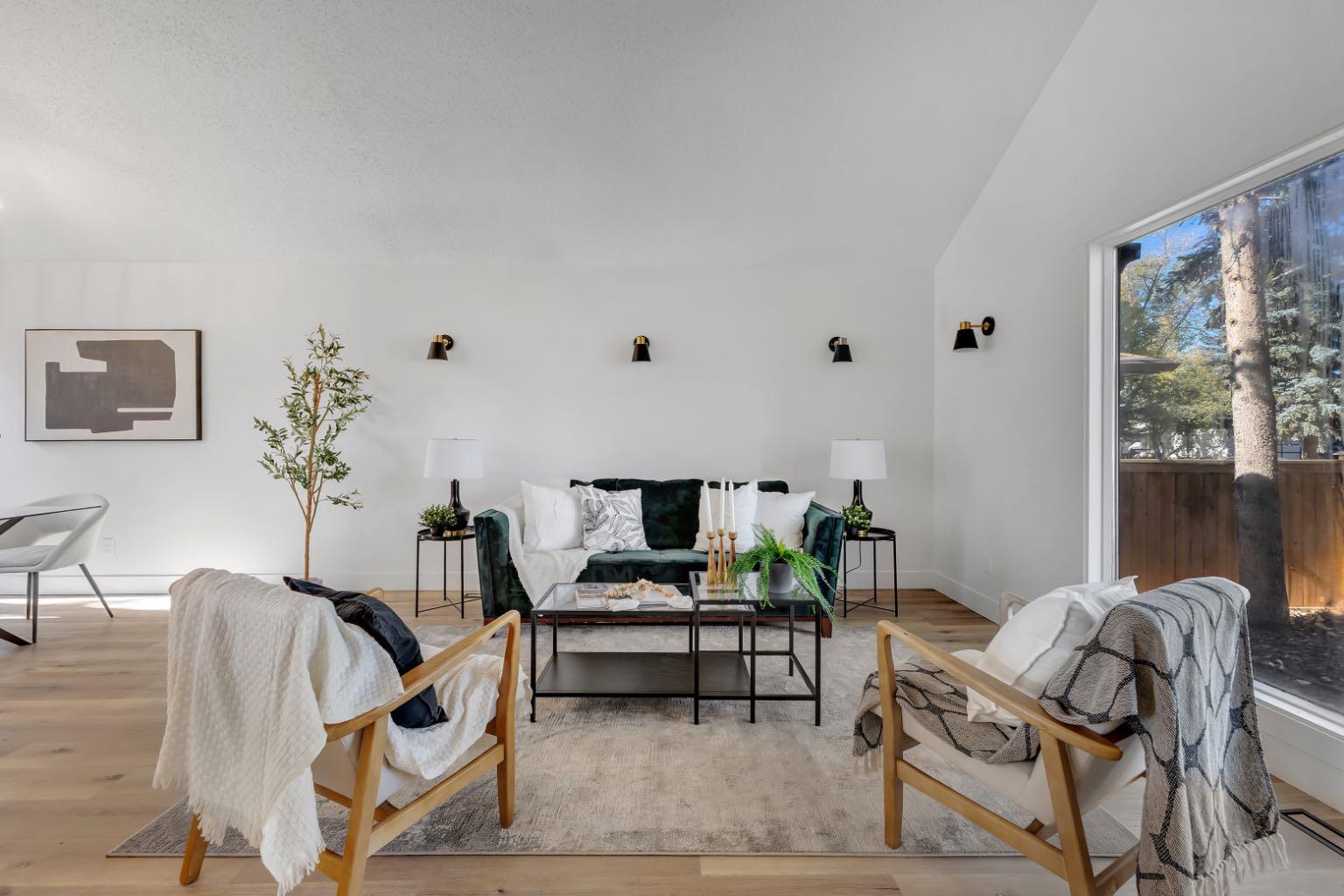 208 Cedarille Green SW