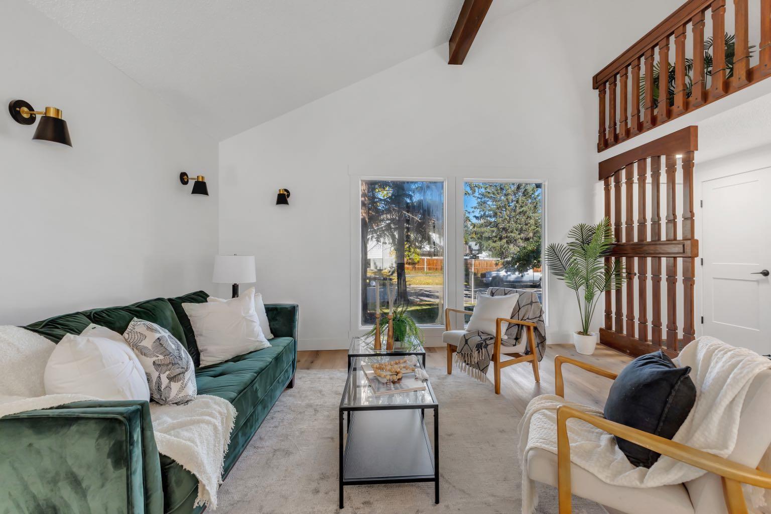 208 Cedarille Green SW