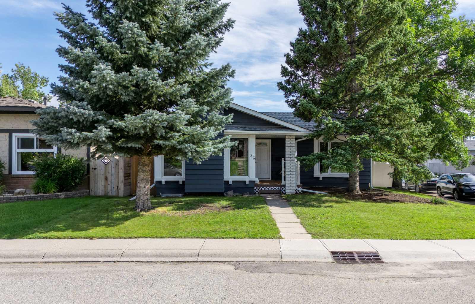 33 Sunhurst Crescent SE