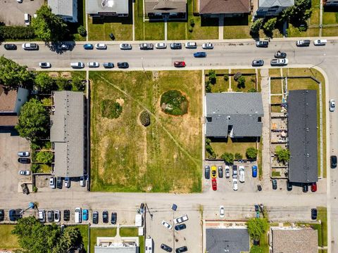 4320 75 Street NW Calgary AB T3K 2P7