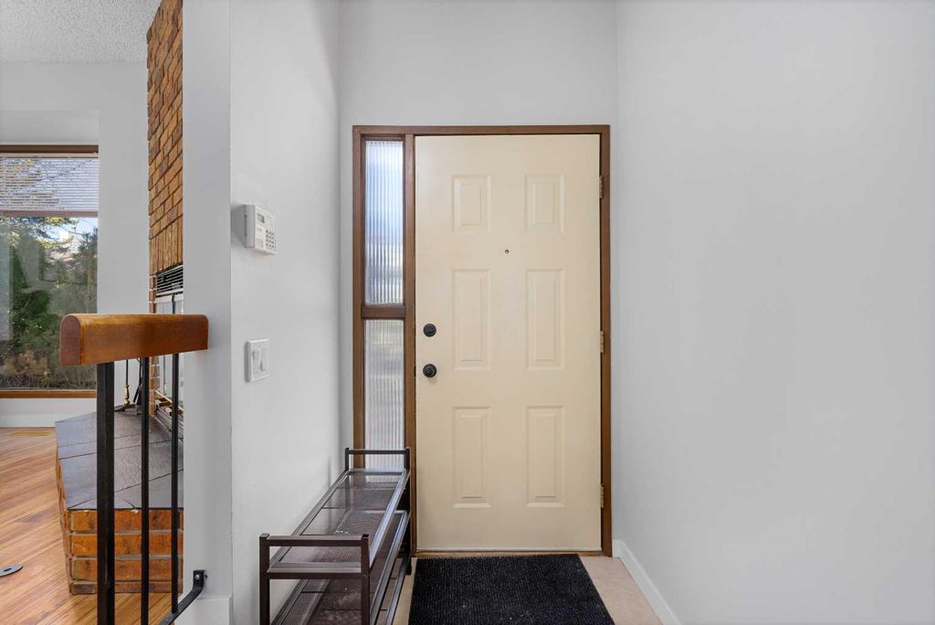 Photo of 12 Edgedale Way NW, Calgary, AB T3A 2P8 (MLS # A2304934)