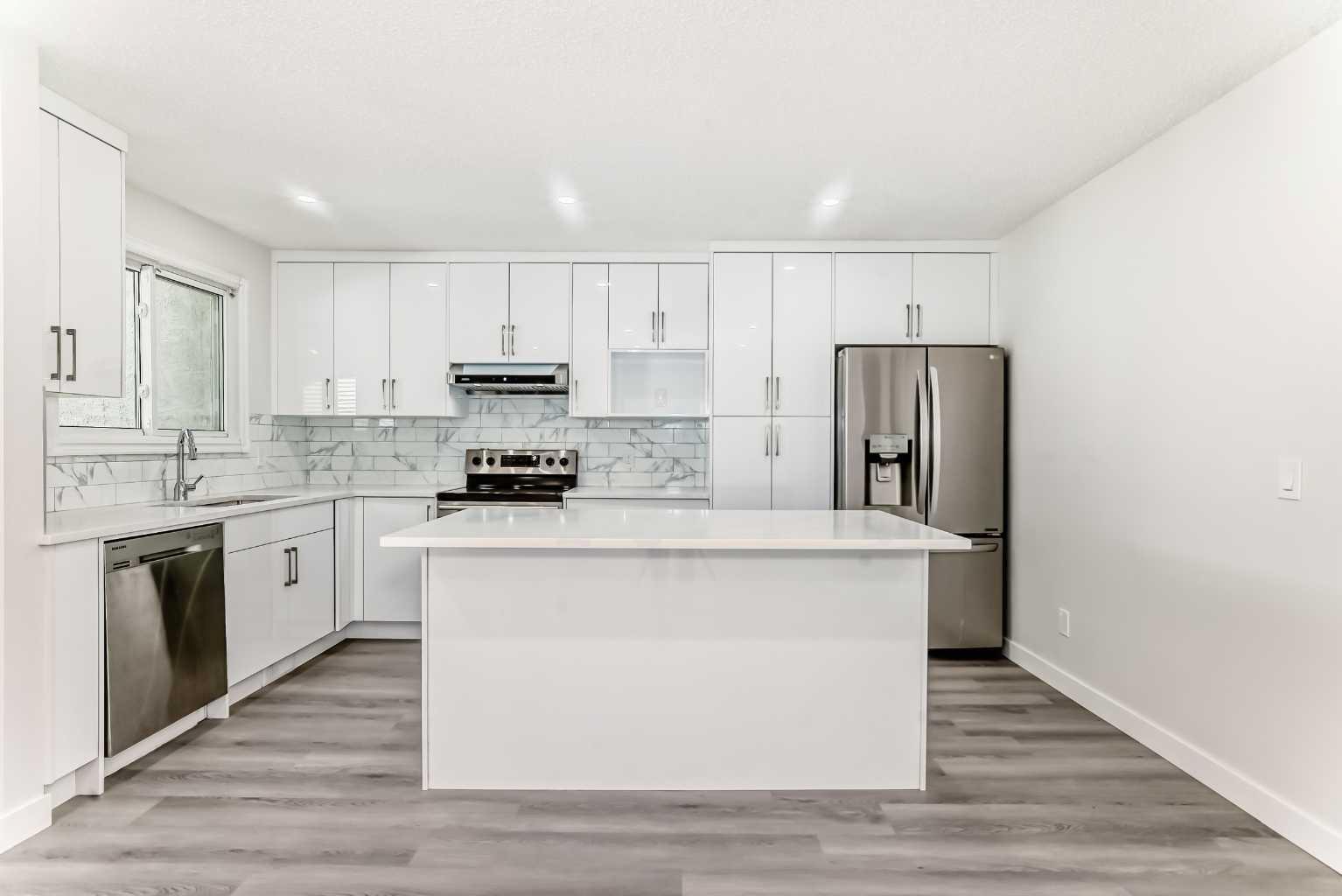 236 Pinemill Mews NE