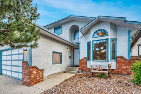 Photo of 350 Edgepark Way NW, Calgary, AB T3A 4P5 (MLS # A2330635)