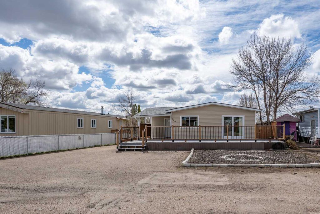 Photo of 118 Anson Avenue SW, Medicine Hat, AB T1A 8A3 (MLS # A2306423)