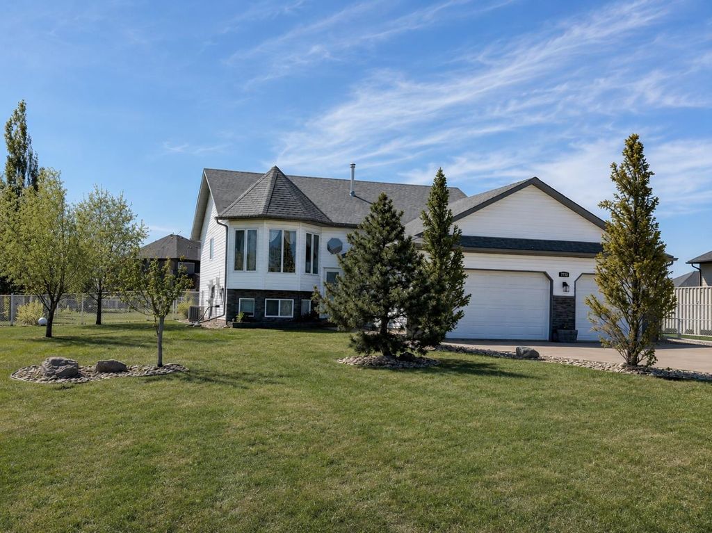 Photo of 7733 Abbey Lane, Rural Grande Prairie No. 1, County of, AB T8X 4G7 (MLS # A2303464)