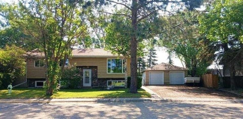Photo of 3808 49A Avenue, Innisfail, AB T4G 1J2 (MLS # A2298948)