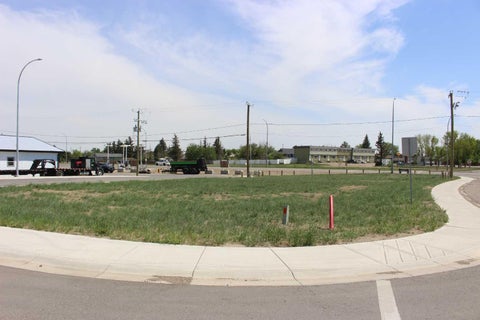 Photo of 862 Crescent Avenue, Picture Butte, AB T0K 1V0 (MLS # A2345908)