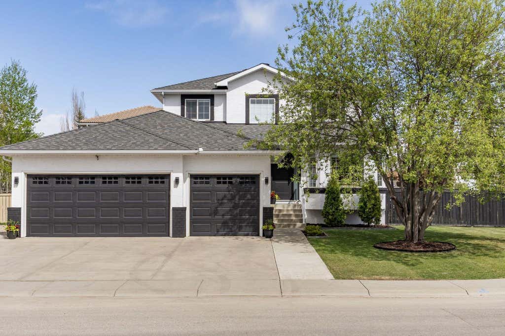 Photo of 116 Cove Road, Chestermere, AB T1X 1E4 (MLS # A2312659)