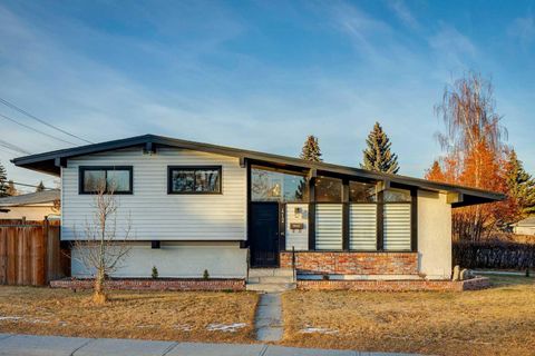 412 88 Avenue SE Calgary AB T2H 1T8
