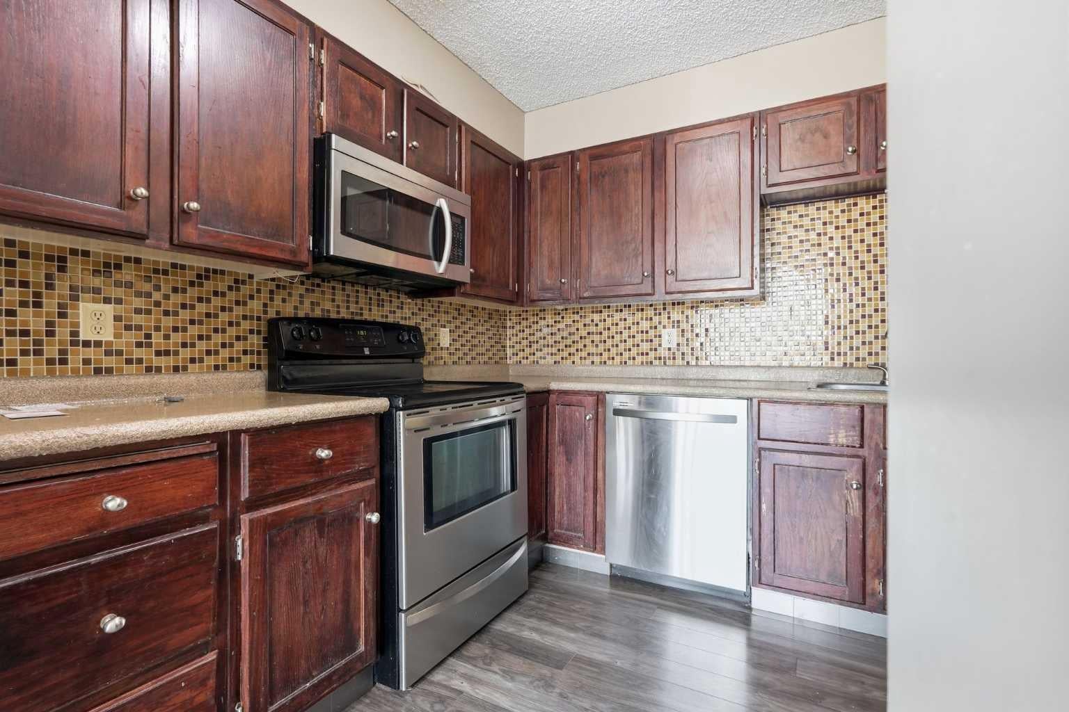 145 Point Drive NW 406