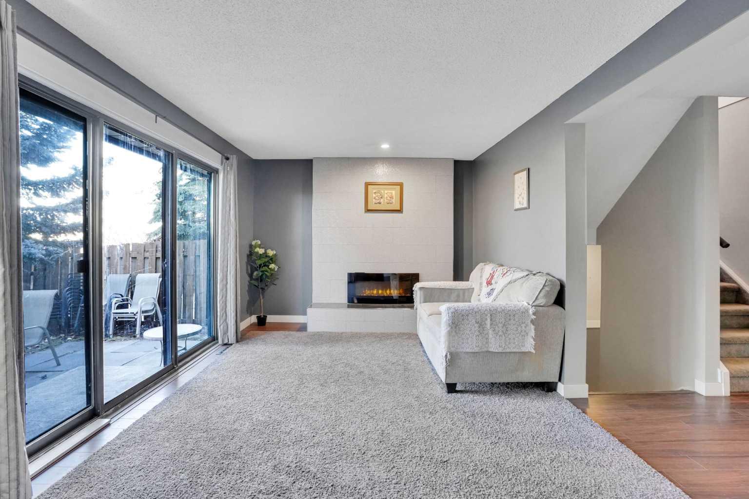 208 Midpark Gardens SE