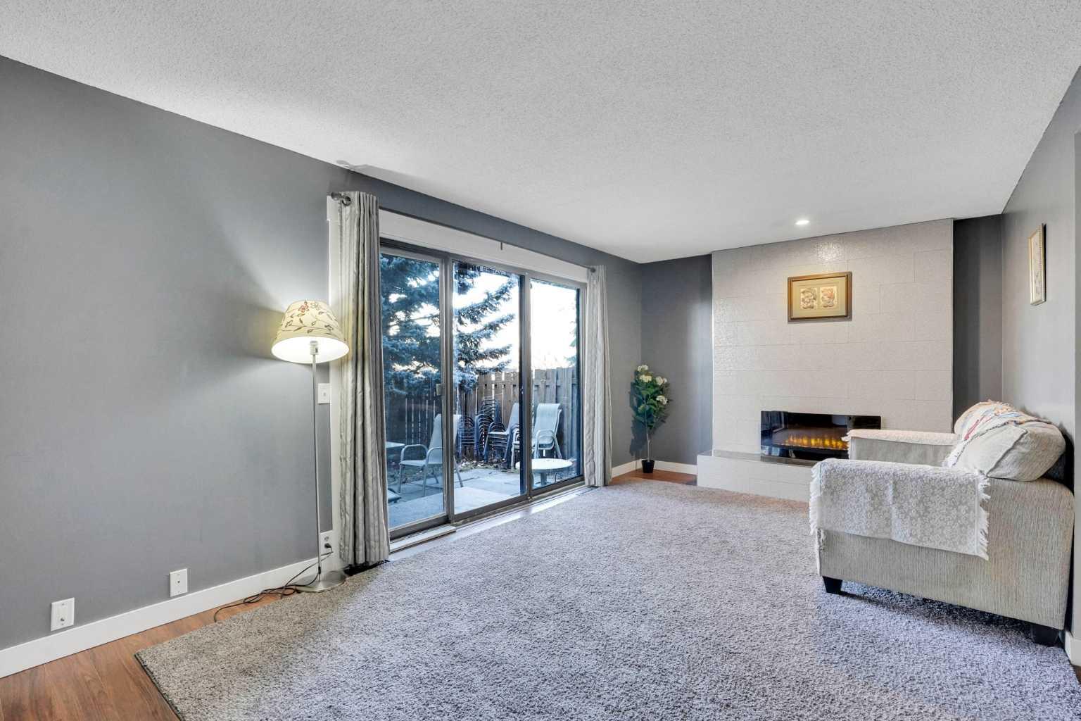 208 Midpark Gardens SE